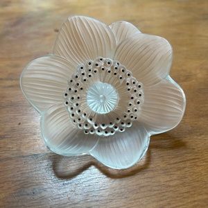 Lalique Anemone flower paperweight